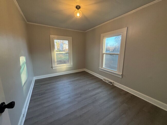 Building Photo - Charming Renovated Ranch Home in the Heart of Statesville