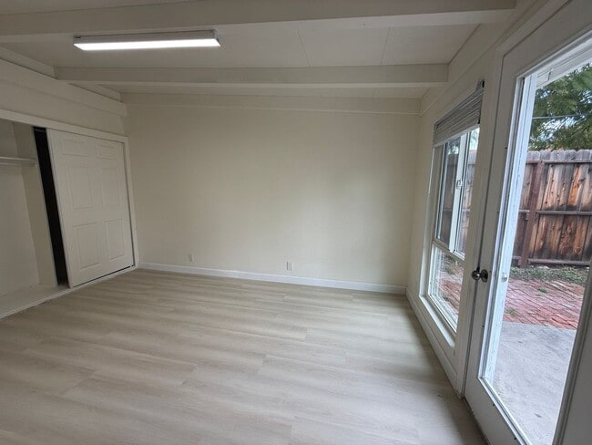 Building Photo - 2598 Dixon Dr