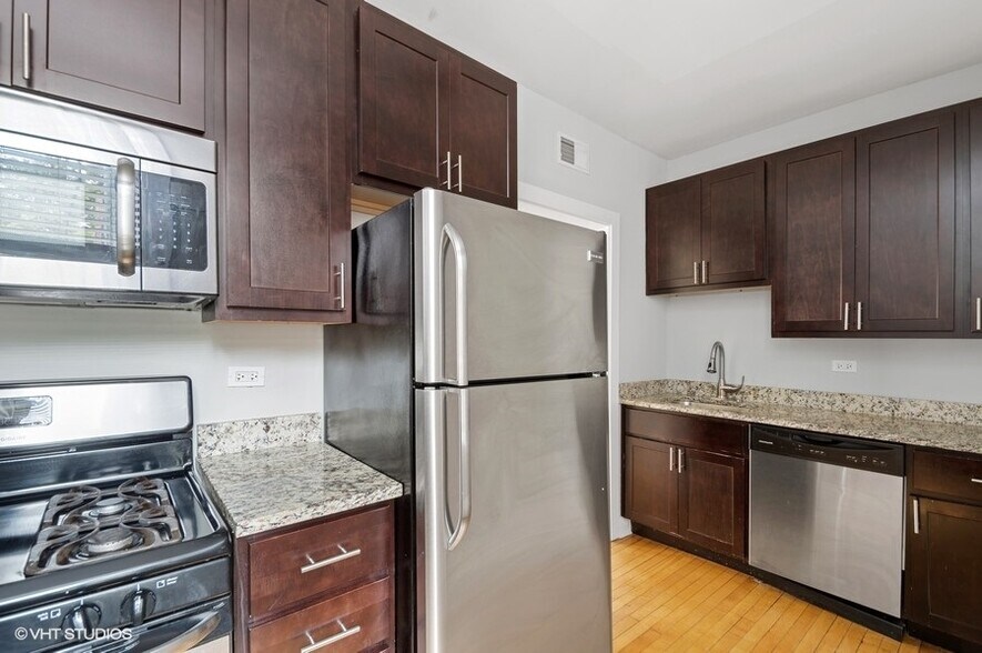 Building Photo - 4038 N Ashland Ave