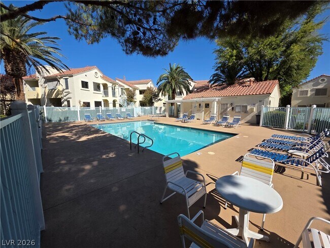 Building Photo - 4865 S Torrey Pines Dr