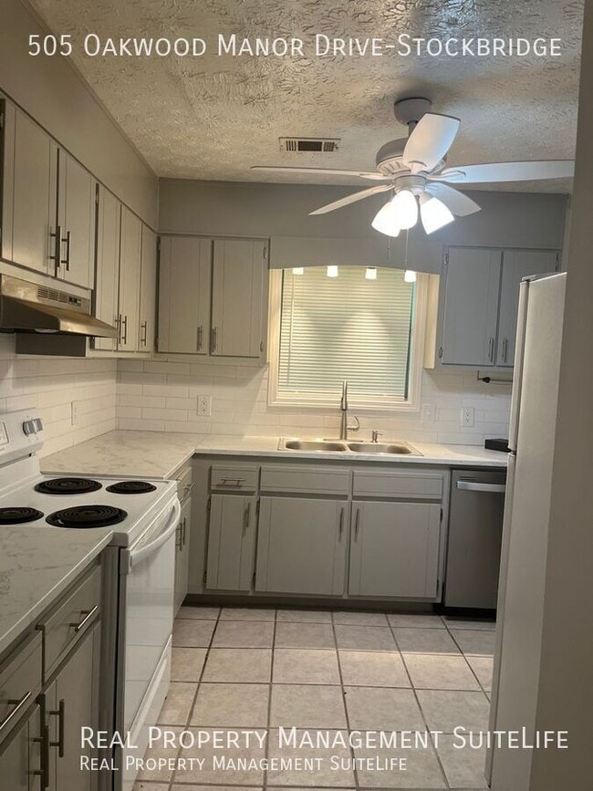 Building Photo - 505 Oakwood Manor Dr