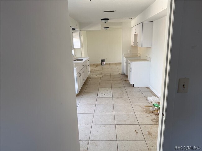 Building Photo - 229 W Casurina Pl