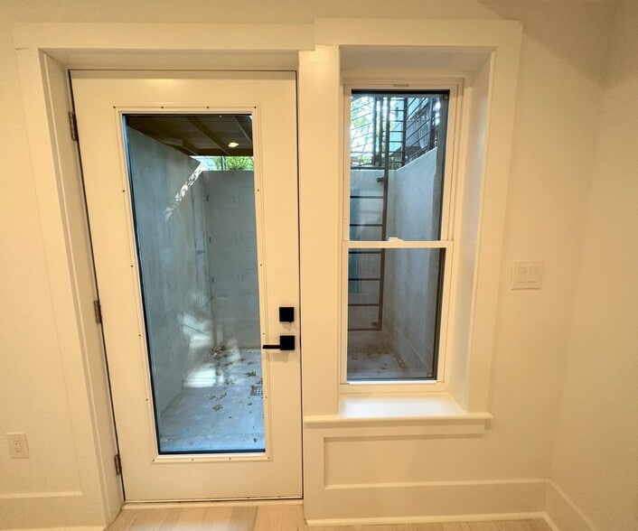 Building Photo - 1314 5th St NW