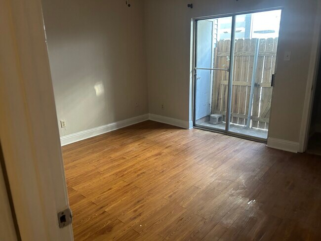 Building Photo - 4218 Hessmer Ave