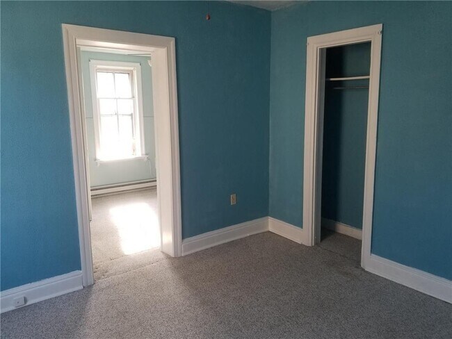 Building Photo - 25 S Main St