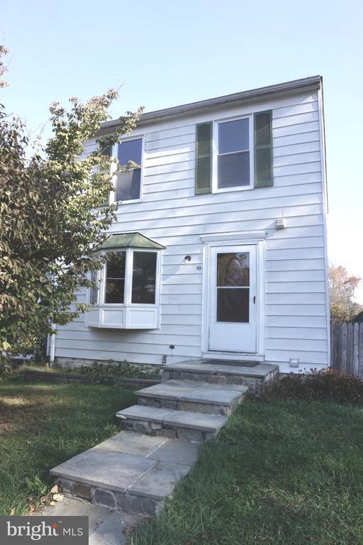 Building Photo - 19 Shady Spring Pl
