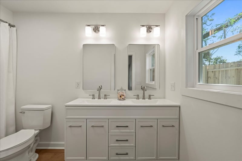 Building Photo - 14 Twin Lakes Rd