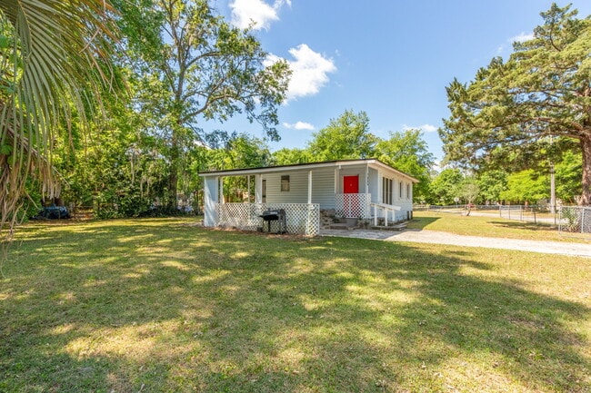 Building Photo - 1254 De Paul Dr
