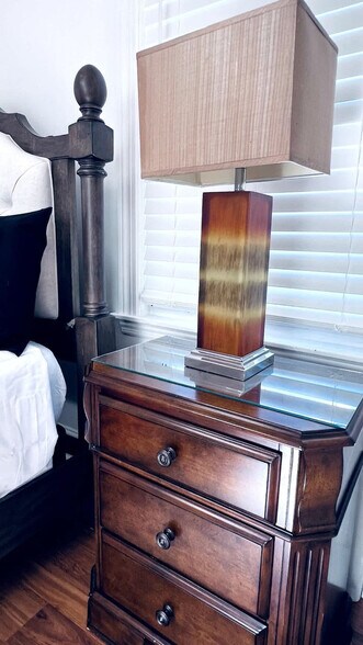 Building Photo - 21 Bullocks Point Ave