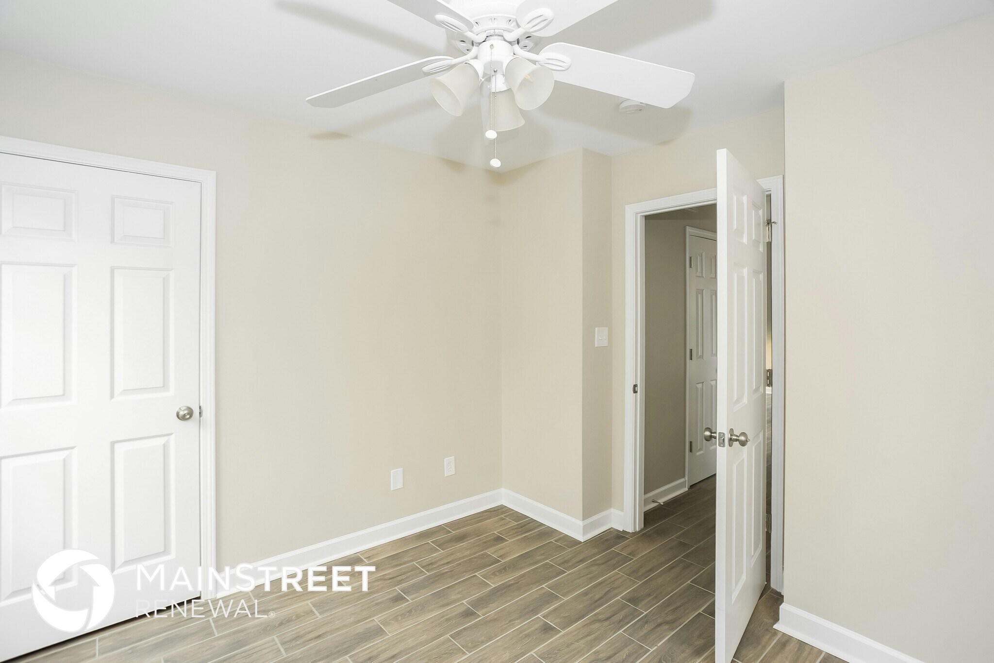 Building Photo - 1102 Skyland St