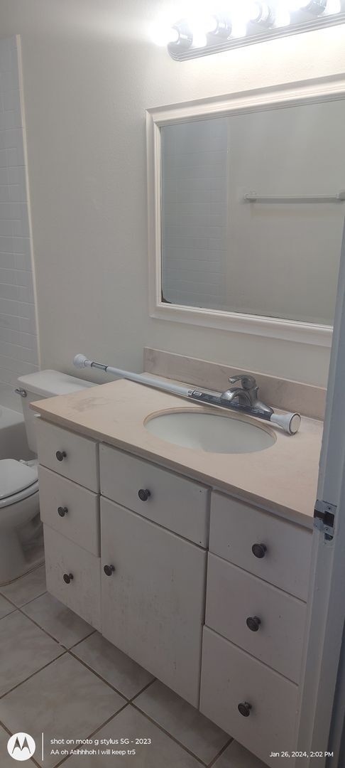 Building Photo - Beautiful 4 bed/ 2 bath/ 2 parking In Kaneohe