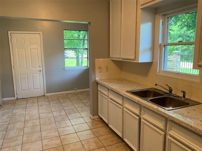 Building Photo - 11375 Allwood St