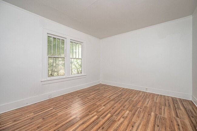 Building Photo - Updated 3/2 in  SW Ardmore