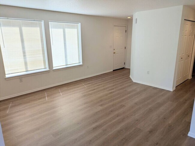 Building Photo - 17987 SW 115th Ave