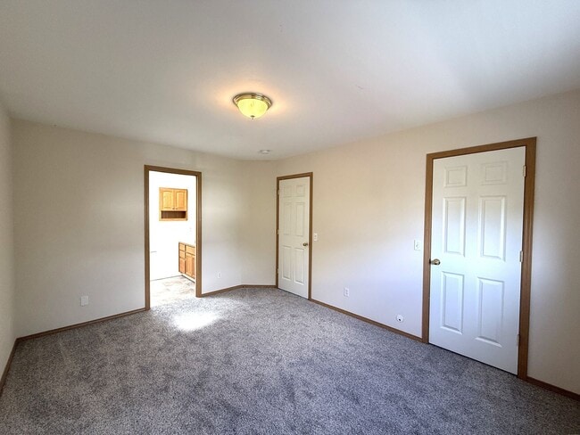 Building Photo - Spacious Lake Stevens Home - Avail Now!