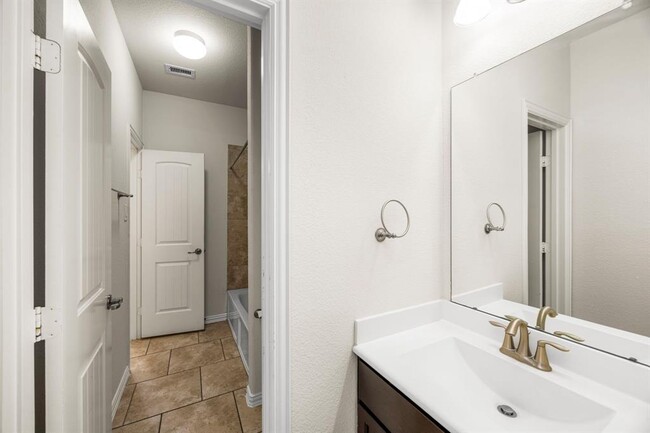 Building Photo - 16602 White Hyacinth Ct