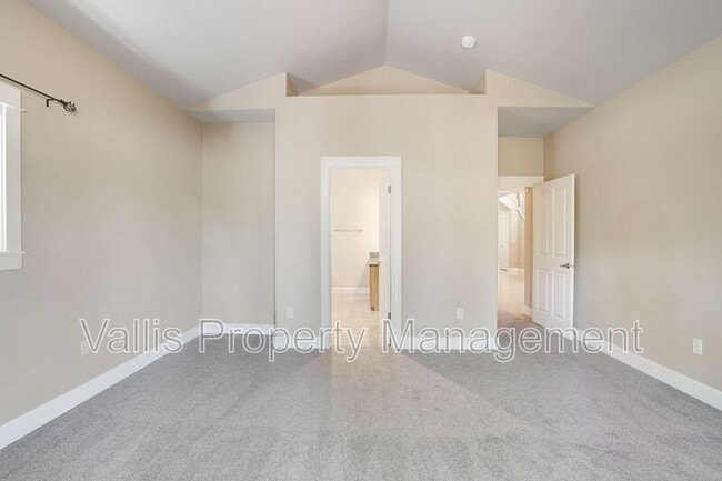 Building Photo - 5164 Andresen St SE
