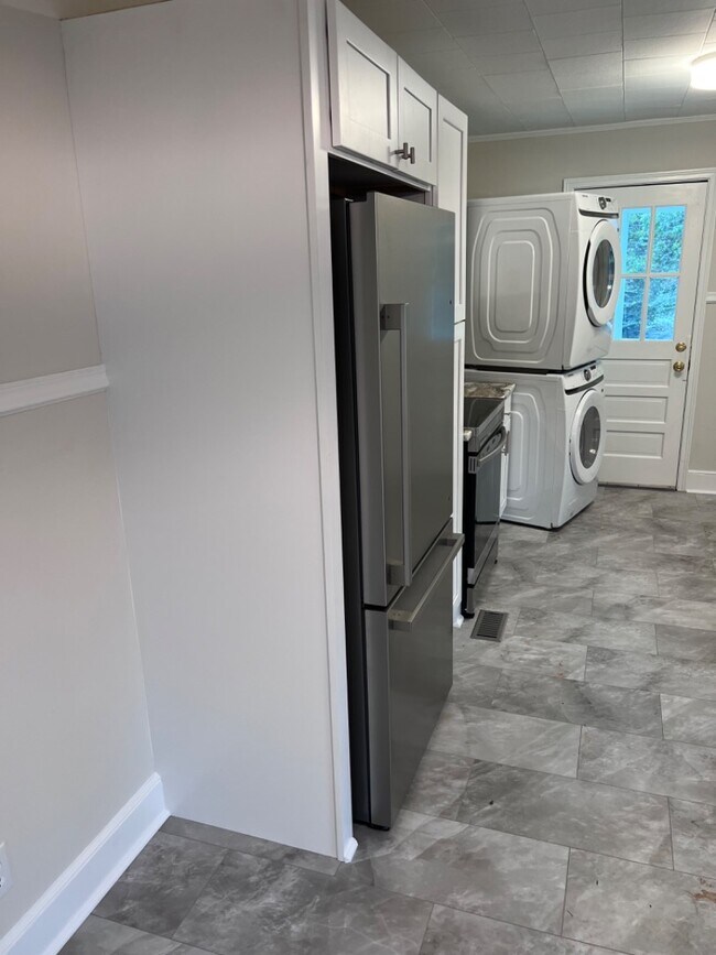 Building Photo - 486 Hope St