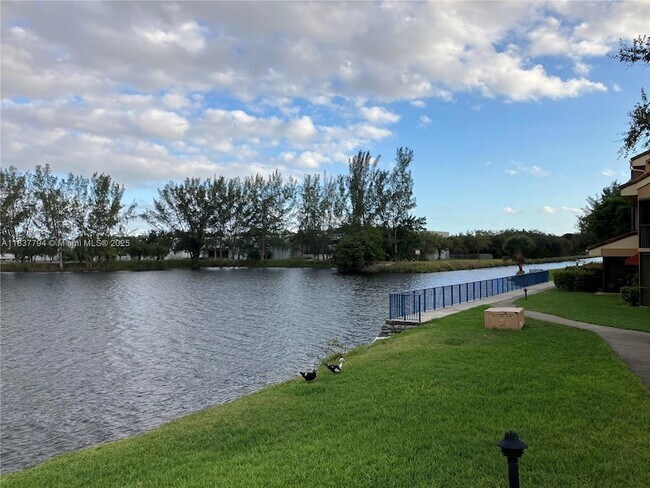 Building Photo - 15405 Miami Lakeway N