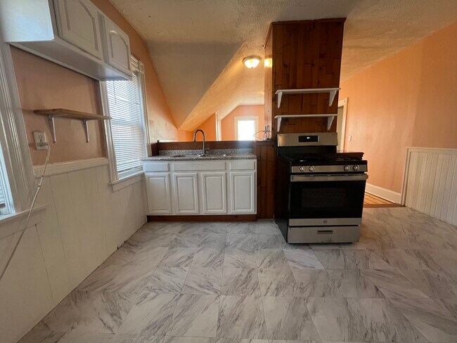 Building Photo - 54 Barton St