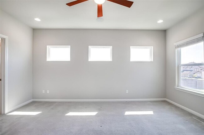 Building Photo - 1301 Low Branch Ln