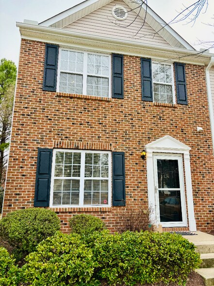 Building Photo - 21 Edgebrook Cir