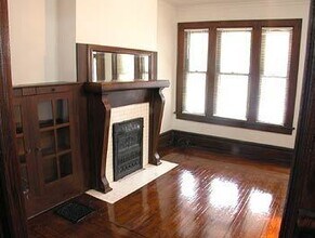 Building Photo - 4 Bedroom North Campus Newly Remodeled House with 2 Decks and Patio