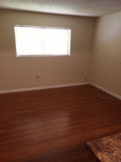 Building Photo - 351 Palm Way