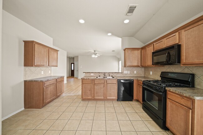 Building Photo - 2134 Vermillion Oak St