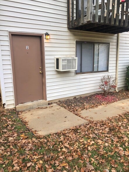 Private outside entry with front porch. Add your personal touch with chairs, barbecue, flowers etc. - 1026 Danwood Ln