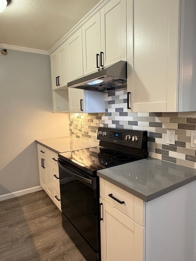 Building Photo - Updated 2BD/2BA Condo – Prime San Mateo Location!