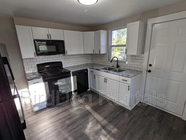 Building Photo - 2735 Sutton Ave