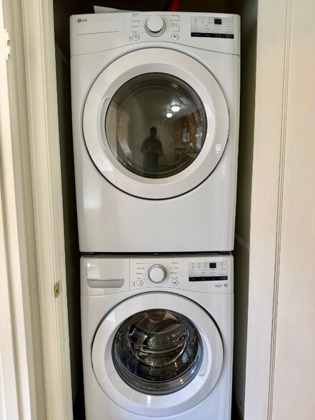 Building Photo - 2546 S 1700 E