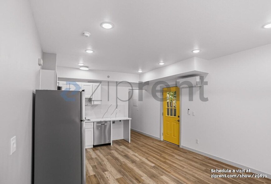 Building Photo - 3216 California St