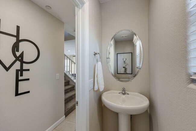 Building Photo - FULLY FURNISHED, 3 Bedroom, New Build MODEL HOME In Cadence, Henderson!