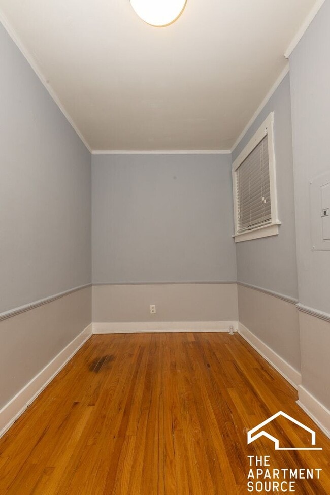 Building Photo - 201 Kedzie St