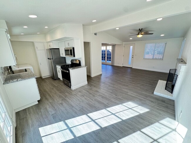 Building Photo - 253 Ogle St