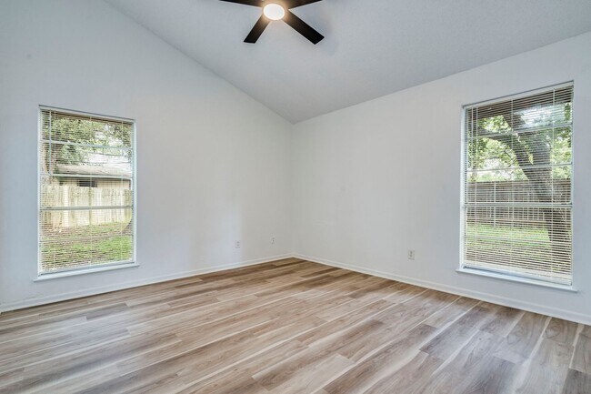 Building Photo - 1306 Glenda Dr