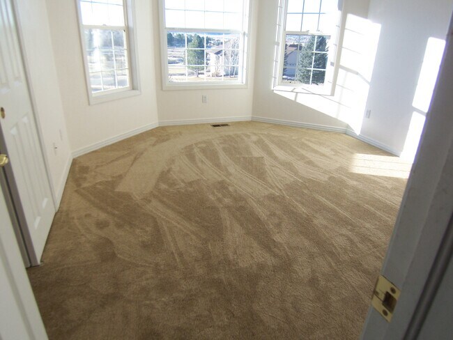 Building Photo - 7201 Dove Ct