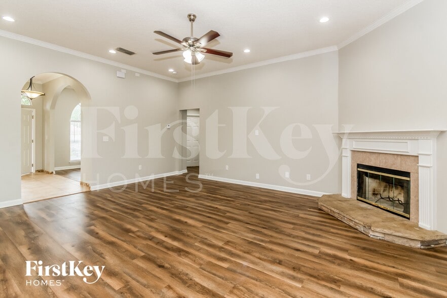 Building Photo - 2705 Ravine Hill Dr