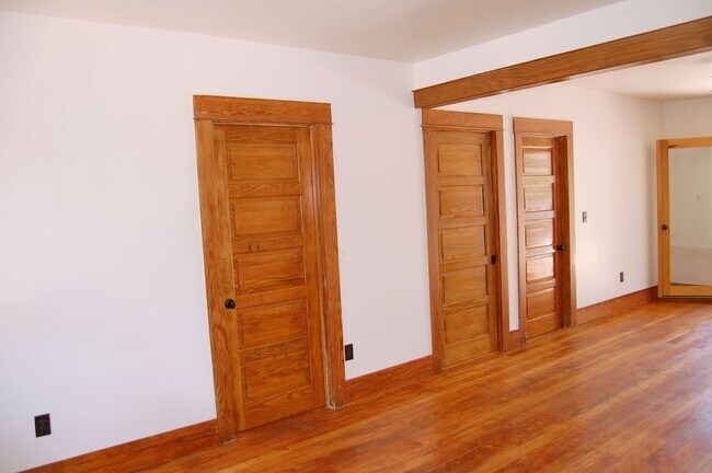 Building Photo - FIGUEROA