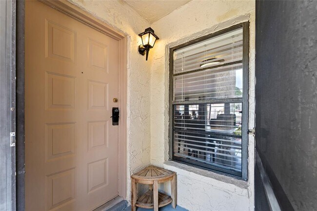 Building Photo - 2571 Cyprus Dr