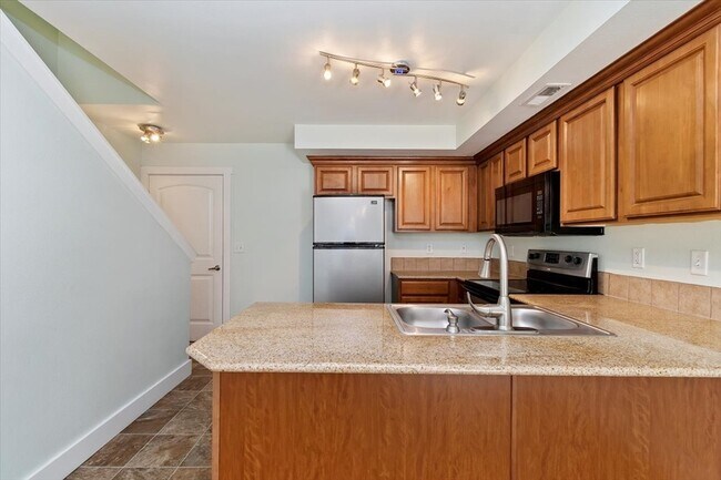 Building Photo - 9947 W Rosecroft Ct