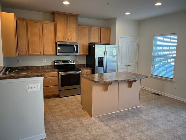 Building Photo - 1253 Elderslie Ln