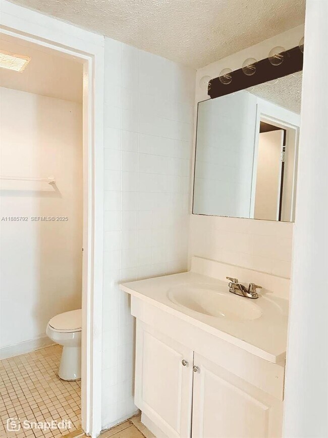 Building Photo - 4848 NW 24th Ct