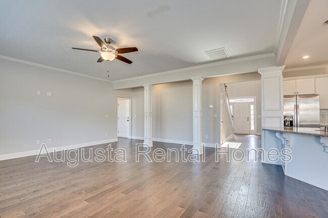 Building Photo - 909 Chesford Dr