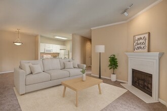 Building Photo - Lincoln Villas on Memorial