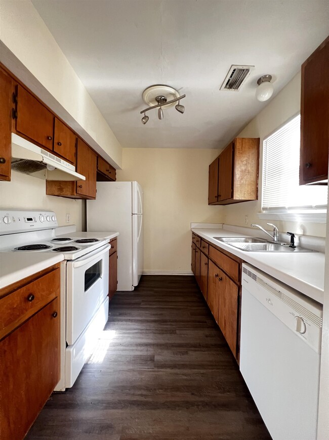 Building Photo - 4785 Gautier Dr