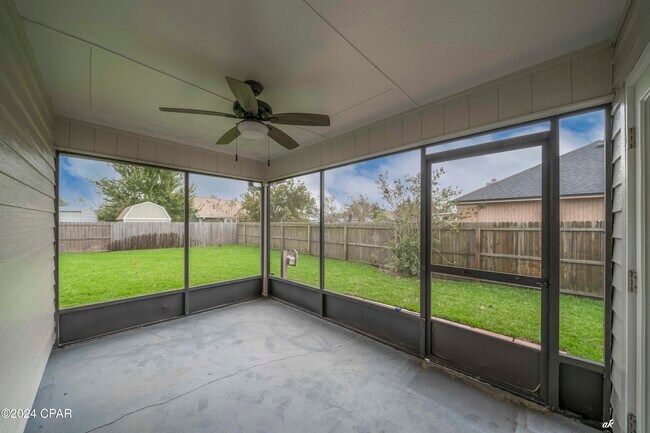 Building Photo - 305 S Star Ave