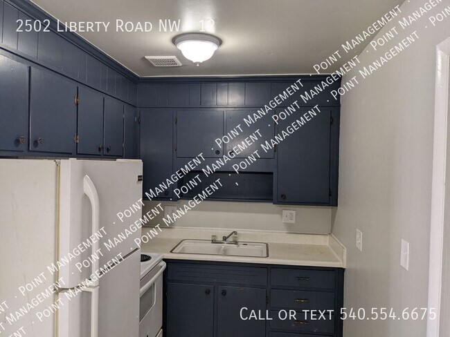 Building Photo - Liberty Pines